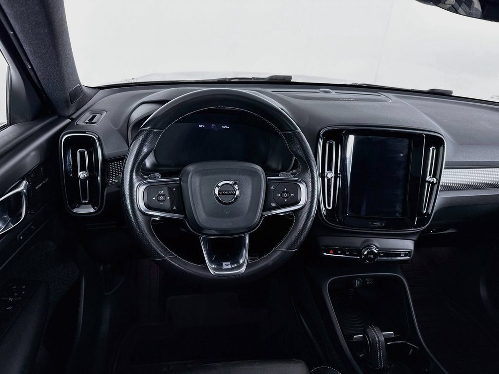 Used 2019 Volvo XC40 T5 R-Design AWD/4WD image 24