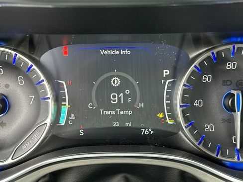 New 2026 Chrysler Pacifica Pinnacle w/ Trailer Tow Group AWD/4WD image 25