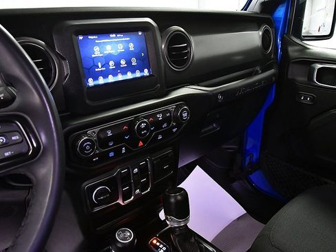 Used 2023 Jeep Wrangler Unlimited image 20