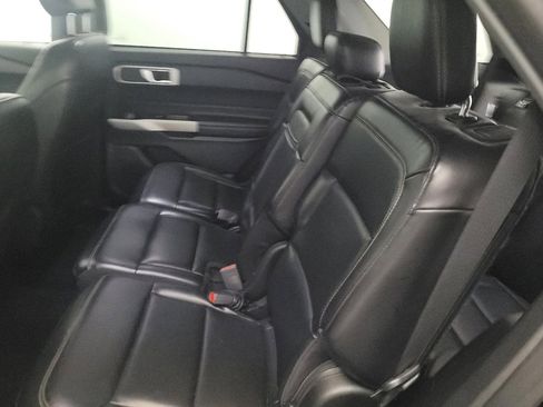 Used 2021 Ford Explorer XLT w/ Equipment Group 202A image 18