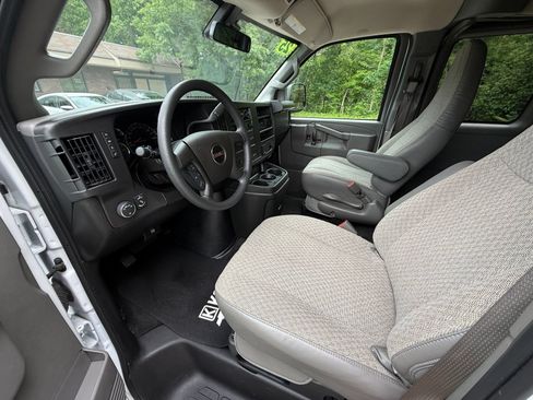 Used 2025 GMC Savana 3500 LT w/ LT Preferred Equipment Group RWD image 11