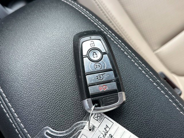 Used 2020 Ford Escape SEL AWD/4WD image 2