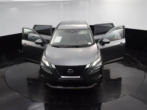 Used 2023 Nissan Rogue SV image 34