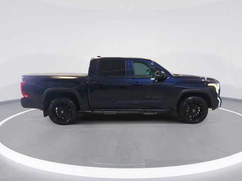 Used 2025 Toyota Tundra Limited AWD/4WD image 4