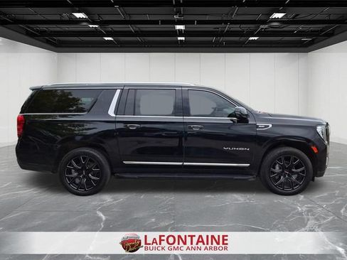 Certified 2021 GMC Yukon XL SLT w/ SLT Premium Package AWD/4WD image 6