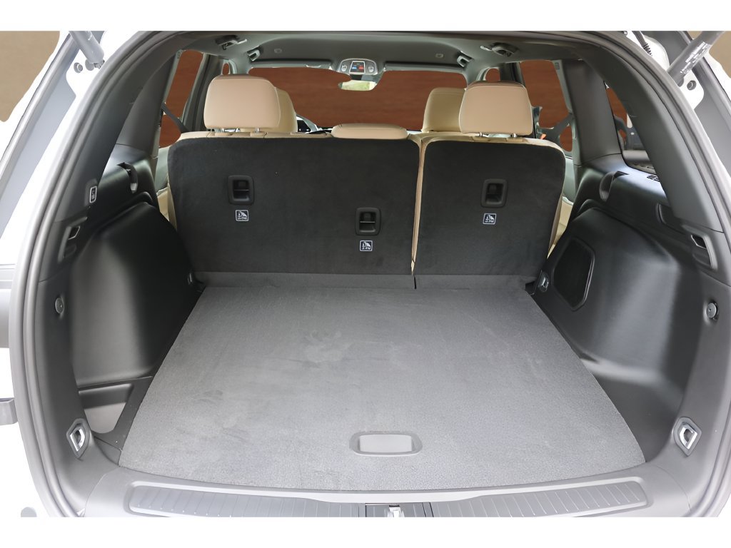 New 2026 Jeep Grand Cherokee Limited RWD image 16
