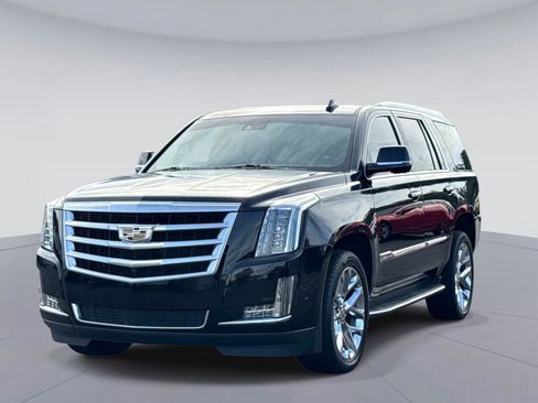 Used 2017 Cadillac Escalade Premium Luxury RWD image 7
