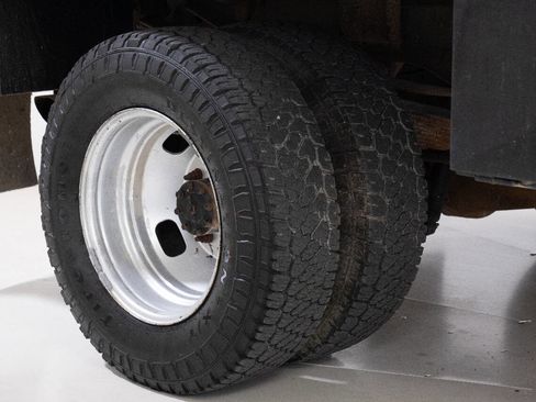 Used 2011 Ford F350 XL w/ XL Value Pkg image 22