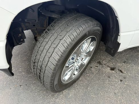 Used 2019 RAM 1500 Big Horn AWD/4WD image 39