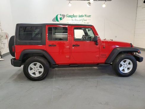 Used 2018 Jeep Wrangler Unlimited Sport S AWD/4WD image 9