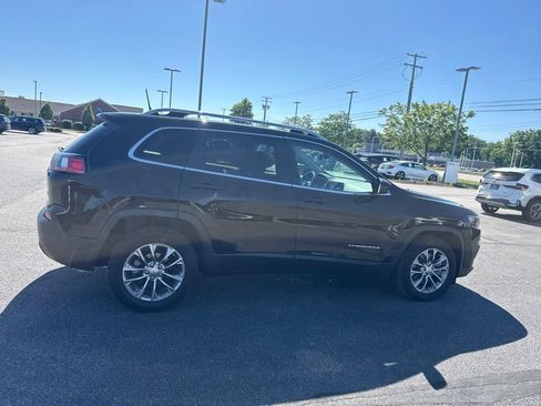 Used 2019 Jeep Cherokee Latitude Plus w/ Comfort/Convenience Group FWD image 22