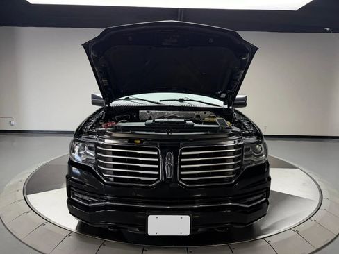 Used 2017 Lincoln Navigator L Select RWD image 7