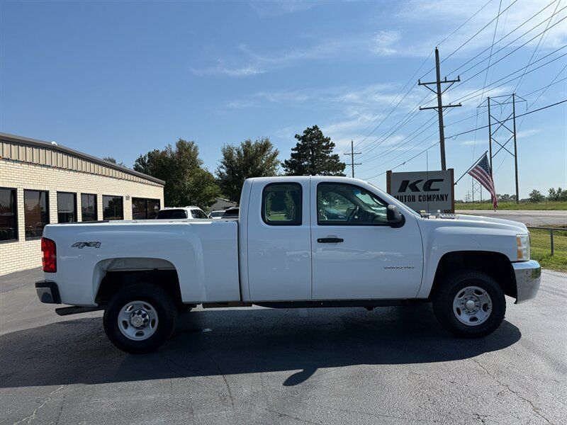 Used 2010 Chevrolet Silverado 2500 W/T AWD/4WD image 6