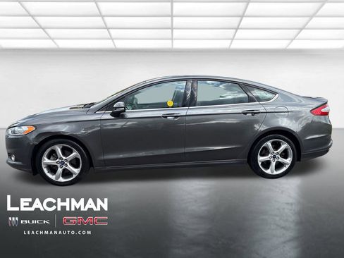 Used 2015 Ford Fusion SE w/ Equipment Group 201A FWD image 6
