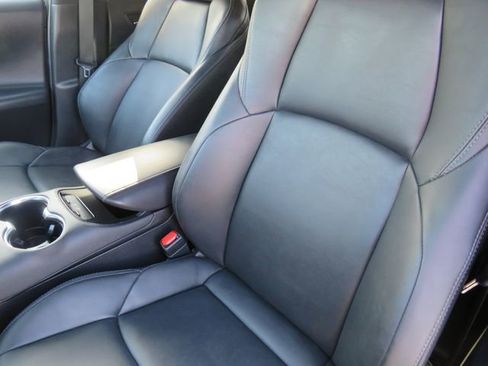 Certified 2023 Toyota Venza Nightshade image 17