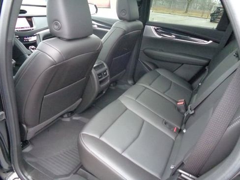 Certified 2023 Cadillac XT5 Premium Luxury w/ LPO, Floor Liner Package image 14