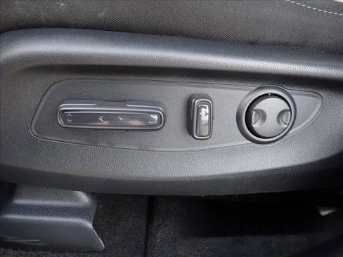Used 2025 Honda CR-V EX image 12