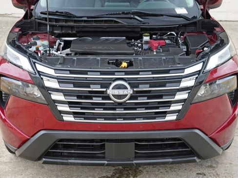 Used 2024 Nissan Rogue SV w/ SV Premium Package FWD image 7
