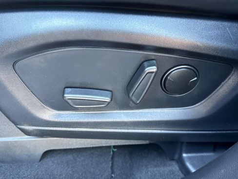 Used 2025 Ford Explorer ST-Line w/ ST-Line Street Pack AWD/4WD image 12