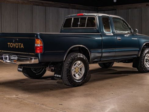 Used 1996 Toyota Tacoma SR5 AWD/4WD image 9