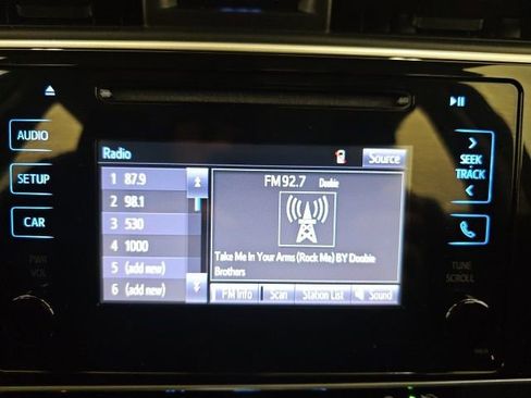 Used 2018 Toyota Corolla SE image 24