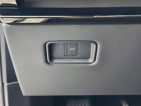New 2027 Land Rover Range Rover Sport Dynamic SE AWD/4WD image 10