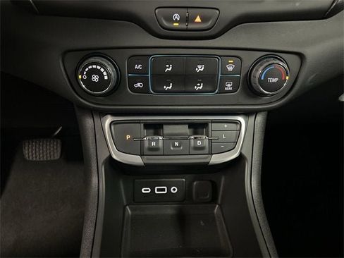 Certified 2024 GMC Terrain SLE image 17