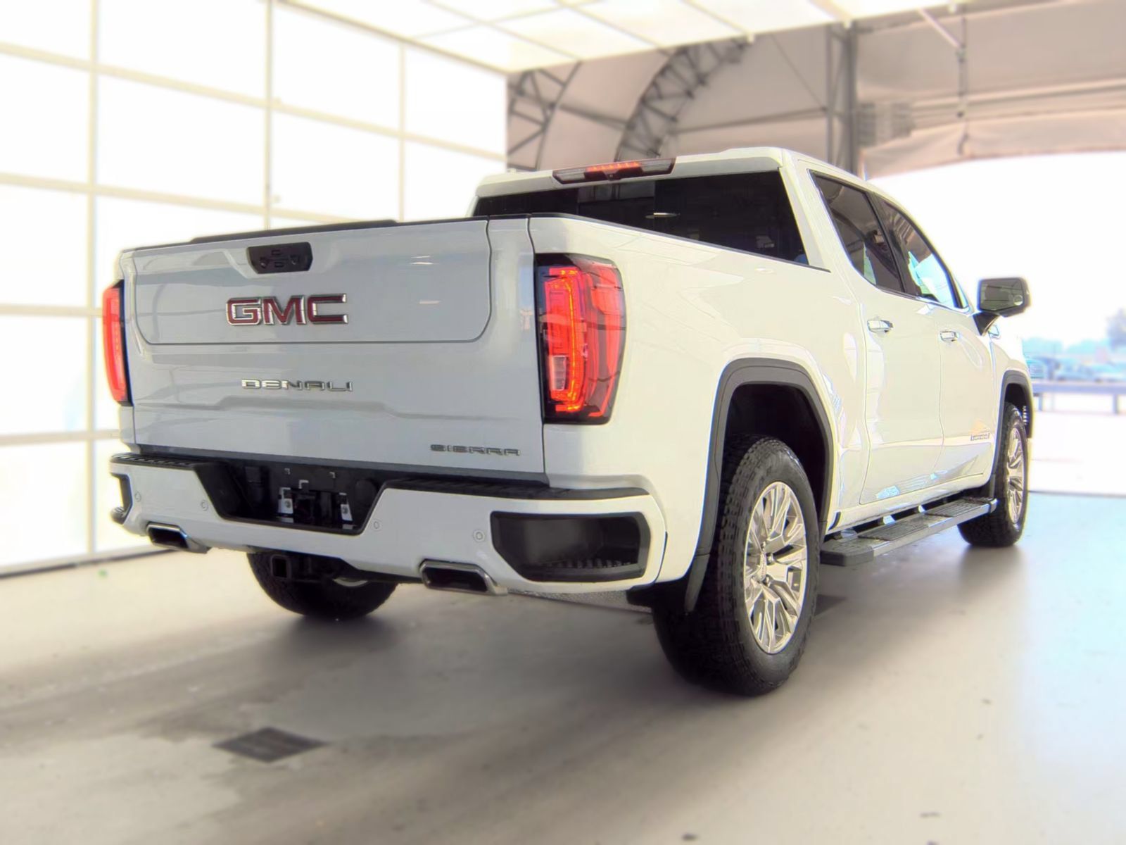 Used 2023 GMC Sierra 1500 Denali AWD/4WD image 4