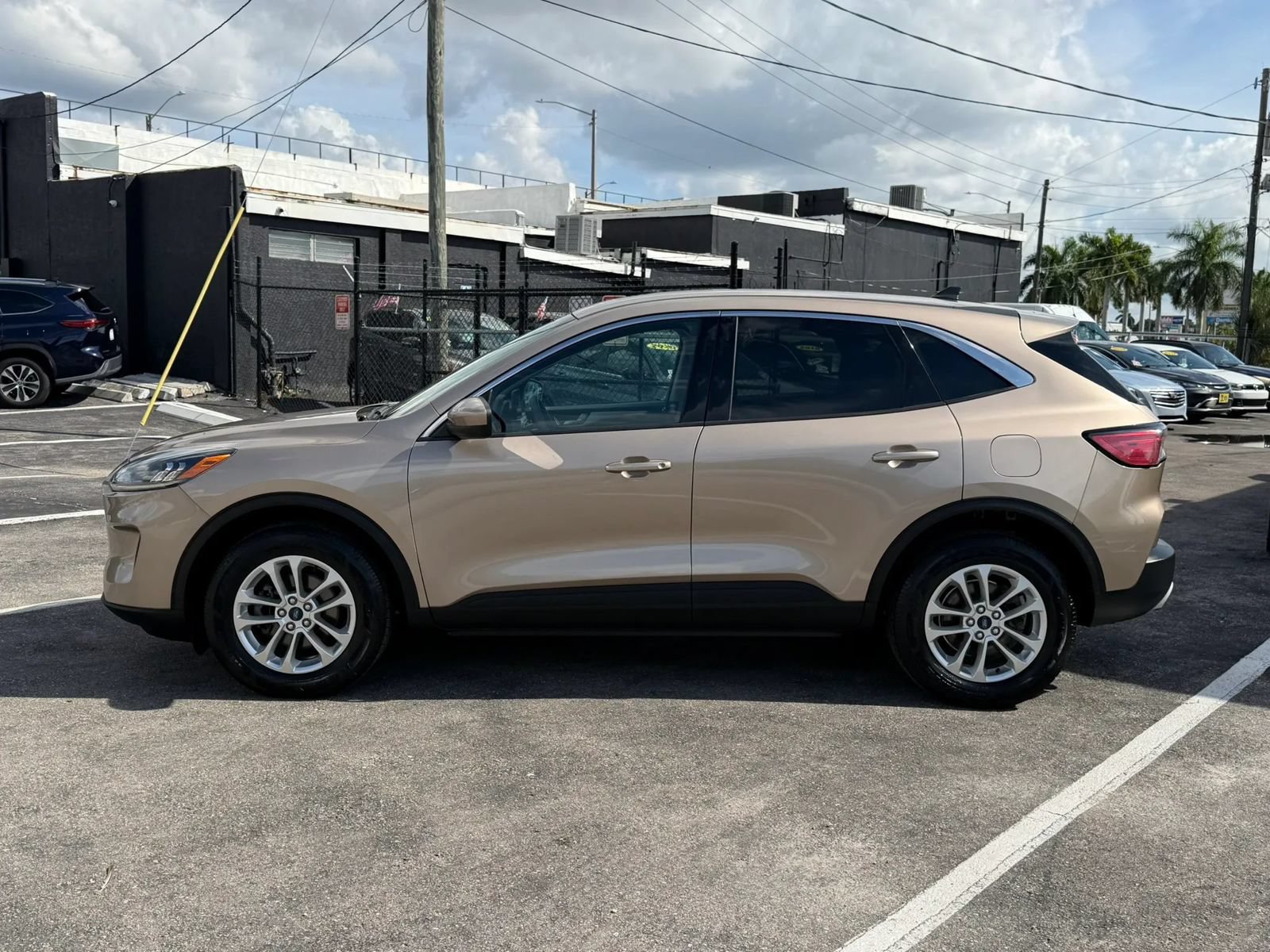 Used 2020 Ford Escape SE AWD/4WD image 8