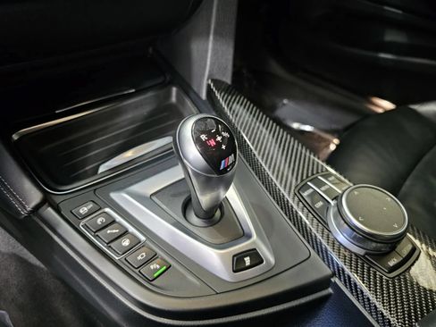 Used 2019 BMW M4 Coupe w/ Competition Package RWD image 17