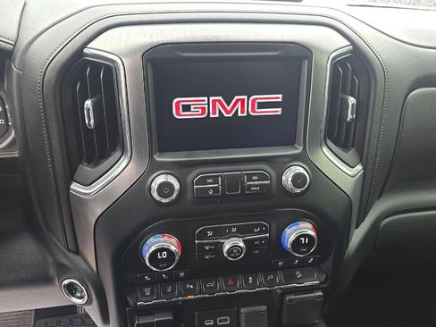 Used 2020 GMC Sierra 2500 Denali w/ Denali Ultimate Package AWD/4WD image 10
