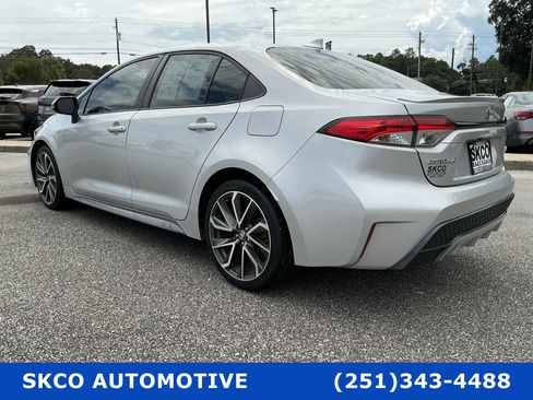 Used 2022 Toyota Corolla SE FWD image 3