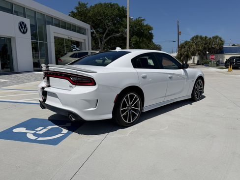 Used 2023 Dodge Charger R/T w/ Harman/Kardon Audio Group RWD image 3