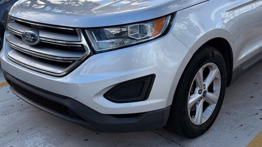 Used 2018 Ford Edge SE FWD image 5