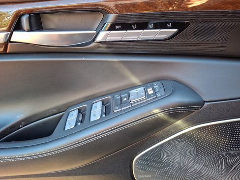 Used 2018 Genesis G90 5.0 Ultimate AWD/4WD image 14
