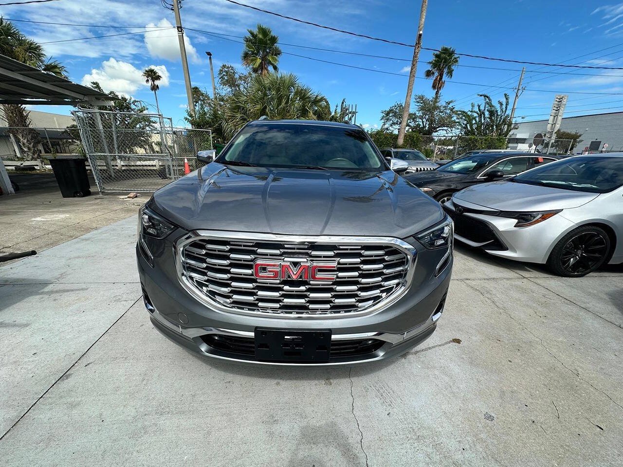 Used 2019 GMC Terrain Denali w/ Driver Alert Package II FWD image 1