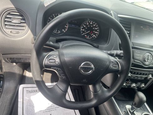 Used 2019 Nissan Pathfinder S AWD/4WD image 13