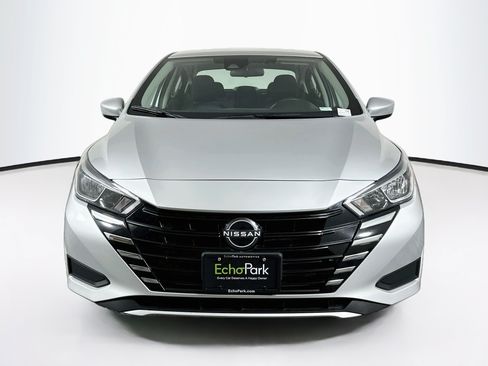 Used 2024 Nissan Versa SV FWD image 2