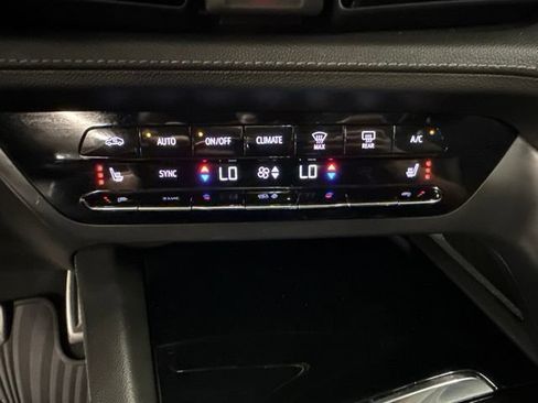 Used 2023 Buick Envision Essence w/ Sport Touring Package AWD/4WD image 17