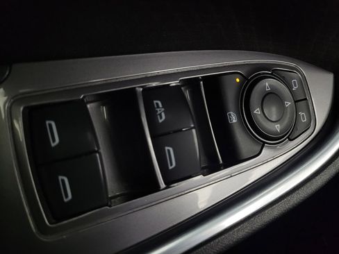 Used 2021 Chevrolet Malibu LT FWD image 27