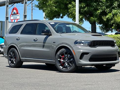 New 2026 Dodge Durango R/T w/ Blacktop Package AWD/4WD image 2