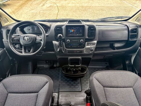 Used 2023 RAM ProMaster 2500 FWD image 2