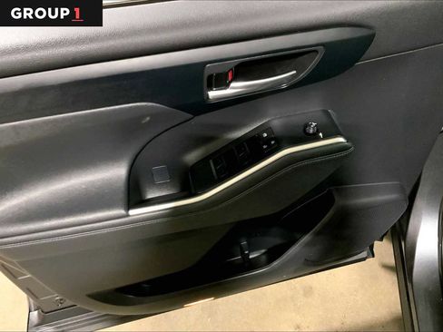 Used 2023 Toyota Highlander XLE image 36