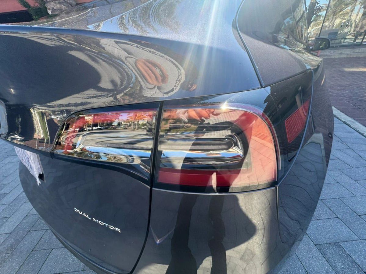 Used 2025 Tesla Model Y Long Range AWD/4WD image 41