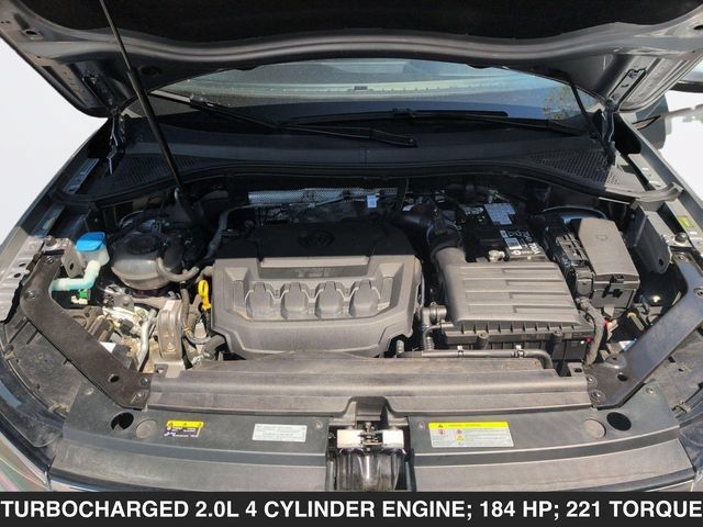 Used 2024 Volkswagen Tiguan SE AWD/4WD image 32