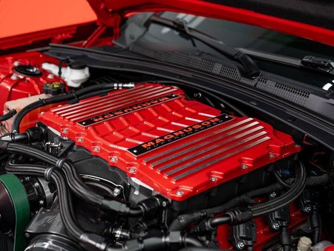 Used 2018 Chevrolet Camaro SS RWD image 21