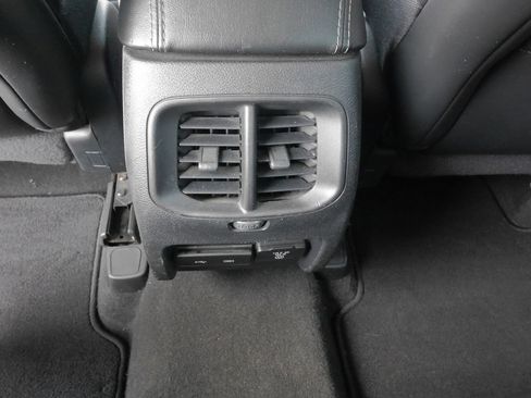 Used 2019 Jeep Cherokee Limited AWD/4WD image 20