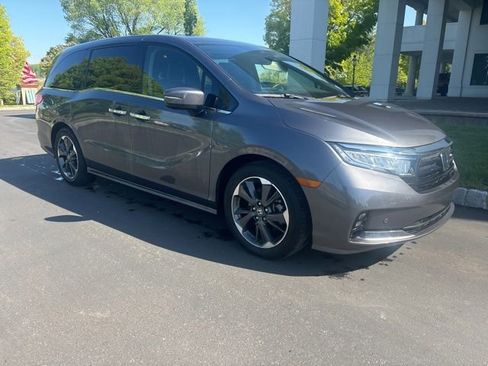 Used 2023 Honda Odyssey Elite image 4