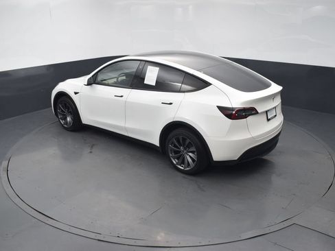 Used 2022 Tesla Model Y Long Range AWD/4WD image 34