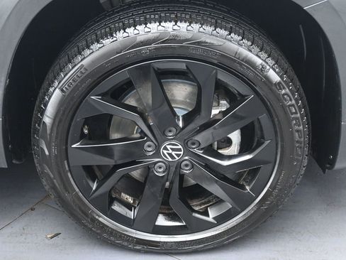 Used 2022 Volkswagen Taos SE image 30